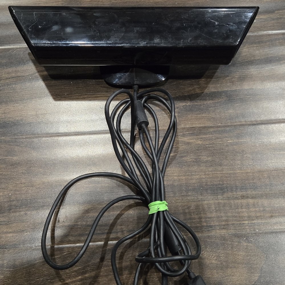 Xbox 360 Black Kinect Sensor - Picture 3 of 4